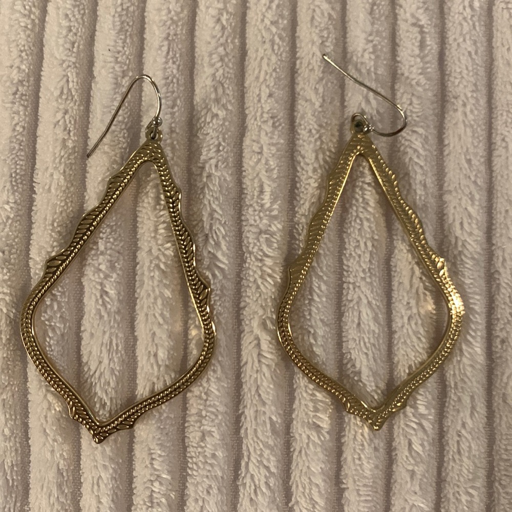 Kendra Scott Sophee drop earrings in gold